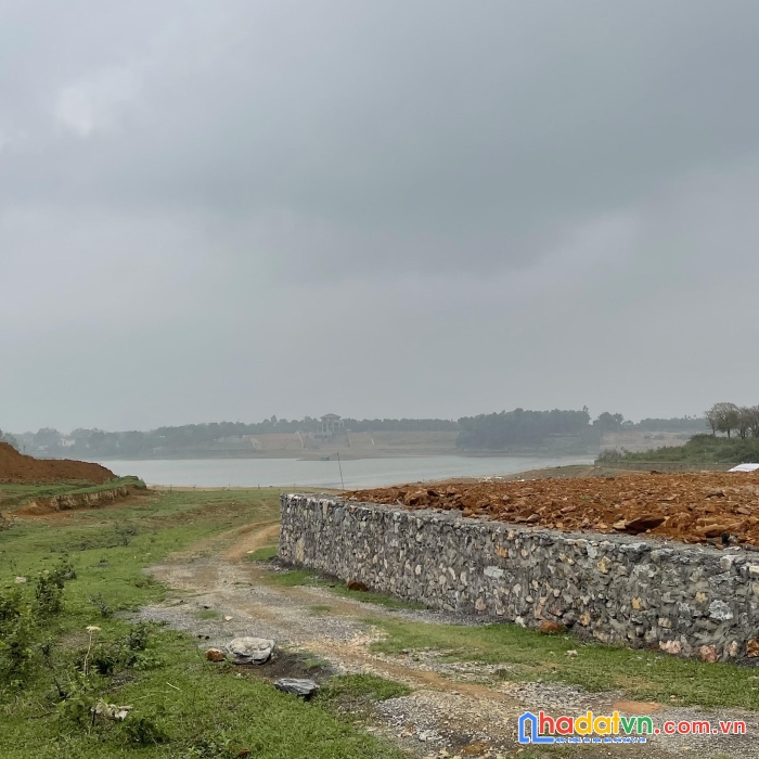 Bán đất thổ cư 1500m2 nằm trên trục đường chính cạnh dự án la saveur de hoà bình resort giá