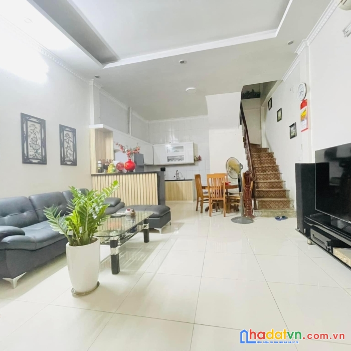 Trung tâm hai bà trưng, nhà đẹp ở ngay, 43m2, mặt tiền gần 5m, chưa đến 5 tỷ.
