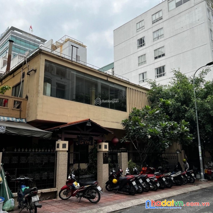 Chính chủ cần bán nhà mặt tiền số 3 - 5 hồ xuân hương, phường 6, quận 3.