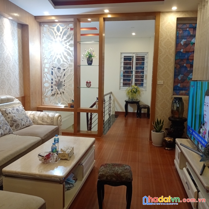 Bán nhà mới ái mộ long biên 40mx5t ôtô, kd nhỉnh 6 tỷ