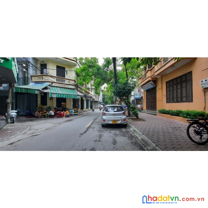 Bán nhà phố trần quốc hoàn 55m2, mt 4,5m, phân lô, gara, thang máy, giá 16.5 tỷ.