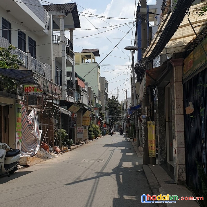 Oto đậu cửa 81m2 ngang 5m bình tân chưa đến 6 tỷ.