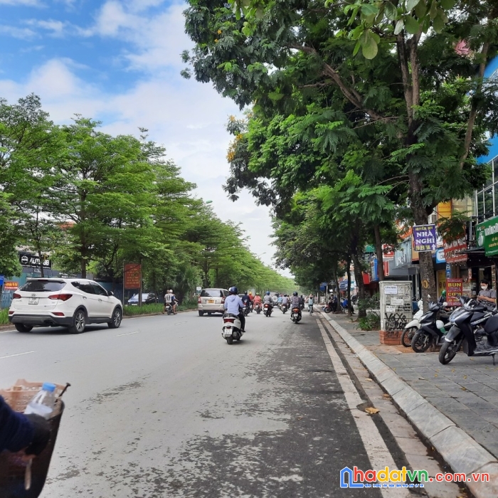 Bán đất - tặng nhà phố nguyễn khánh toàn, cầu giấy: lô góc 180m2, mt 8m, vỉa hè 5m – kd khủng, giá