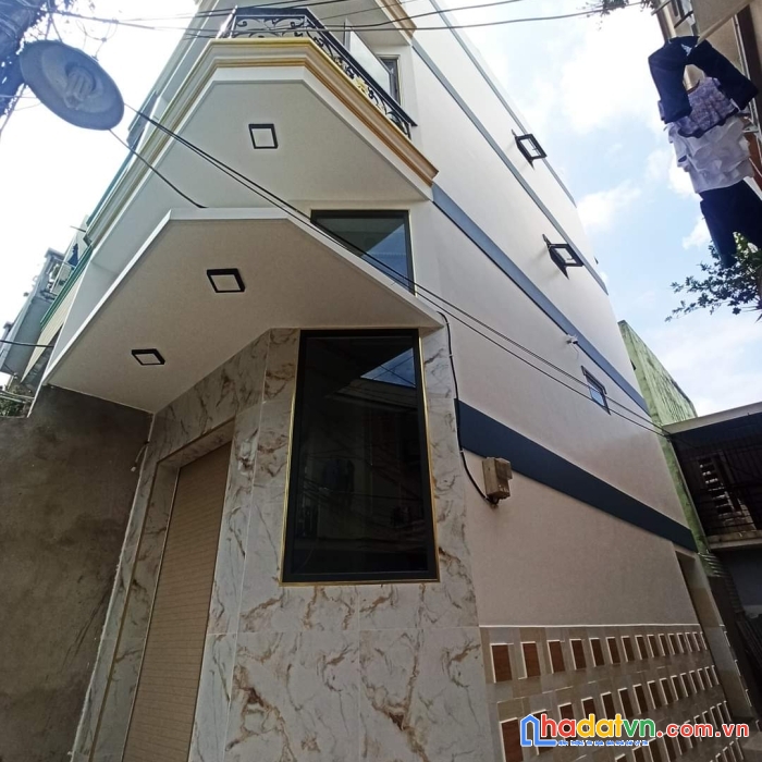 Bán nhà ngay trung tâm quận 11, lạc long quân, ngay lô góc, hxh quay đầu, 5tầng, 42m2, nhỉnh 8tỷ.