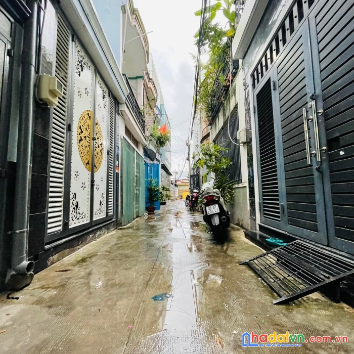 Nhà mới đẹp- trước nhà kia morning đỗ - dt 27m2 3 tầng btct sổ vuông - gần mặt tiền - giá tốt