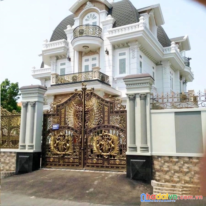 Biệt thự vip thang máy tầng hầm phố thành thái dịch vọng cầu giấy trên 75 tỷ.