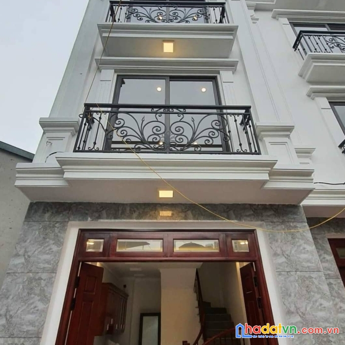 Duy nhất 1 căn,nhà mới đẹp ,ngõ nông ,taxi có thể lùi tới cửa.chủ nhà có việc cần bán  rất gấp