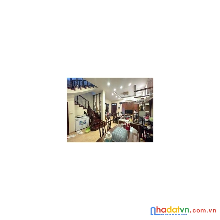 Cần tiền bán gấp - nhà đẹp cầu giấy - 52m2 giá 4,5tỷ - ngõ ba gác tránh - 20m ra phố 
