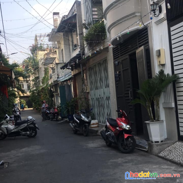 Hxh thông,2 tầng , phạm văn chiêu,p 14, 4.3 x16m, giá 5.95 tỷ..