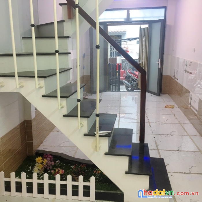 Bán nhà trung tâm quận 10 - dt 3.2x12 m - giá chỉ 4,4 tỷ - ba tháng hai