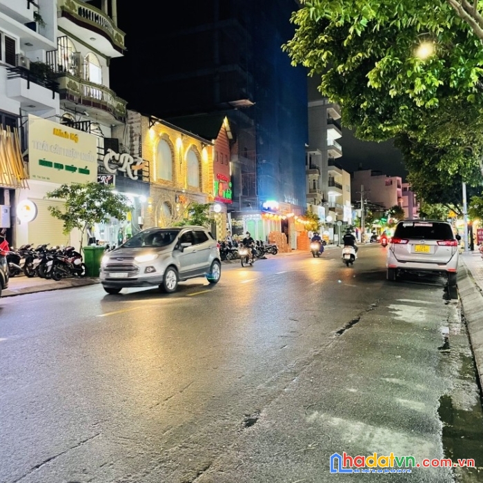 Bán nhà tân sơn nhì, nhà btct, hẻm xe hơi, 2pn lớn, chỉ 4tỷ.