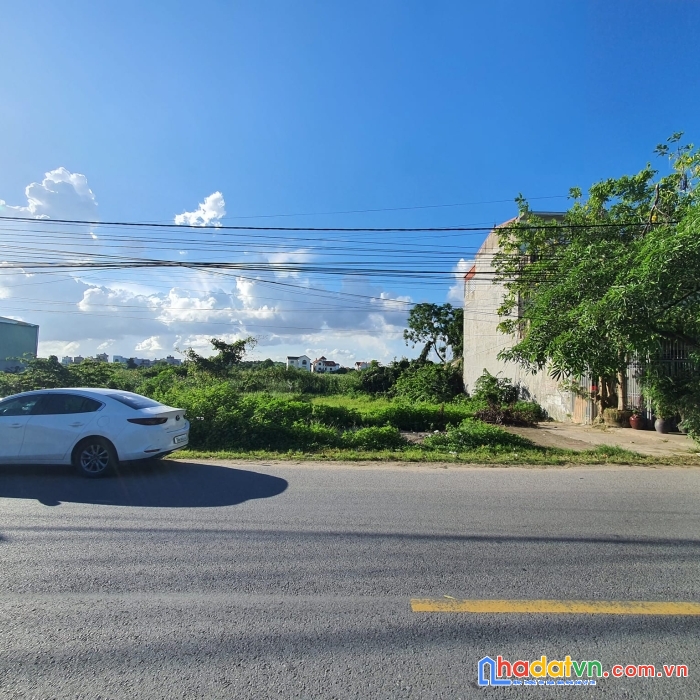 Mặt đường mạc đăng doanh, điểm xuống của cầu hải thành, đối diện với trung tâm hành chính quận, 1