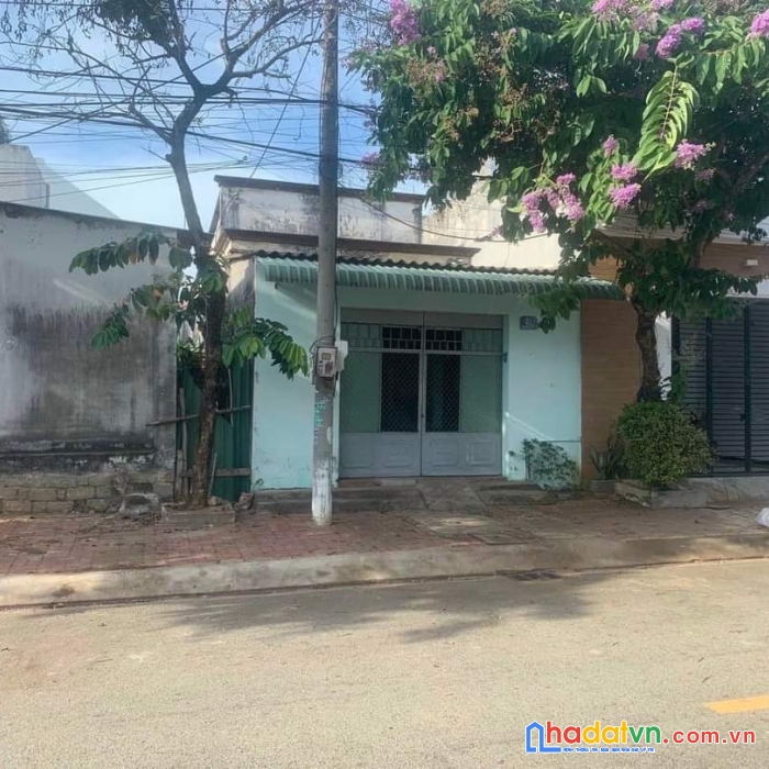 Bán nhà cấp 4 mặt tiền đường thích thiện chiếu p. long tâm bà rịa