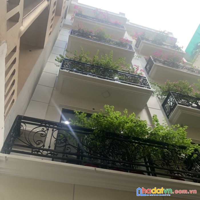 Bán nhà cầu giấy , đẹp long lanh , ô tô, kinh doanh, thang máy , gần phố