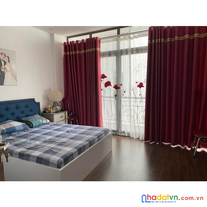 Bán nhà bồ đề, long biên, dt 33m2*5 tầng, 3.8 tỷ, khu vip, nhà mới.