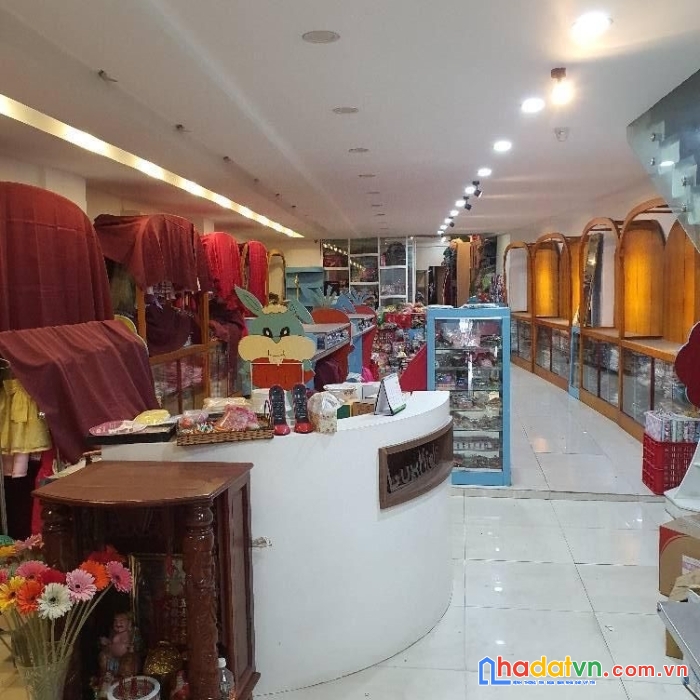 Bán nhà mặt tiền tân kỳ tân quý, tân phú 200m2, 2 tầng giá chỉ 19tỷ5.