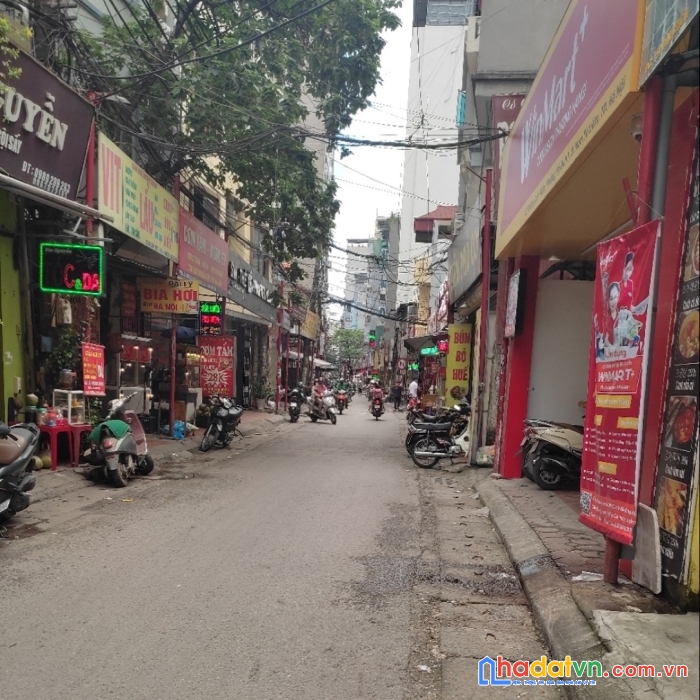 Bán nhà mỹ đình đình thôn. nhỉnh 3 tỷ. sổ vuông , nở hậu. hàng xóm kdt mễ trì nam từ liêm.