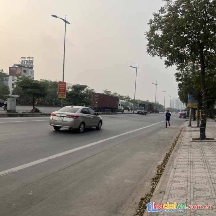 Mặt phố lý sơn long biên chưa đến 100tr/1m kinh doanh đẳng cấp