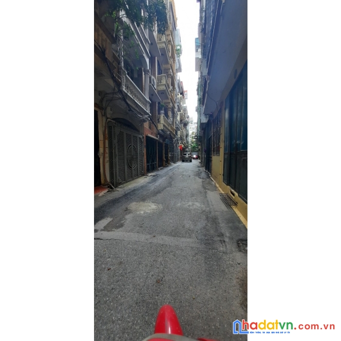 Bán nhà phố trần quốc hoàn 40m2, mt 4,5m, phân lô, 2 thoáng, ô tô, giá 5.8 tỷ.