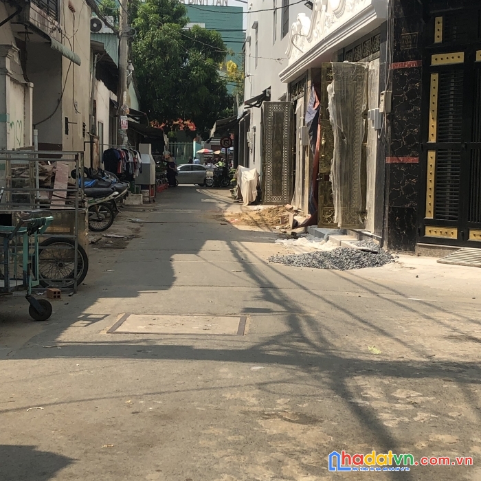 Bán gấp nhà mặt tiền hương lộ 2 q.bình tân đã hoàn công