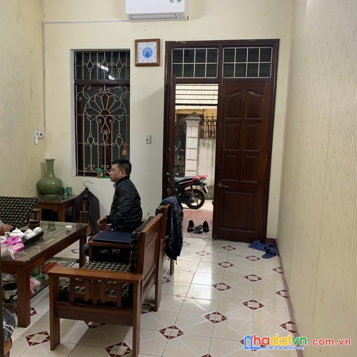 Bán nhà nguyễn sơn, 60m2, 3 tầng, giá 4.7 tỷ, có sân để xe riêng, dân tự xây, 2 thoáng