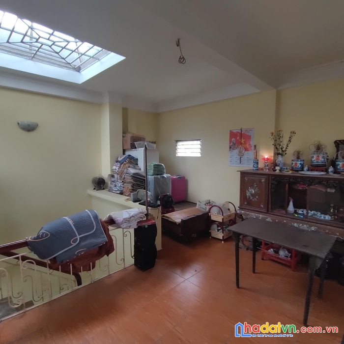     bán nhà ngõ tân mai – lô góc - chỉ hơn 3 tỷ - 39m2 – 5 tầng
