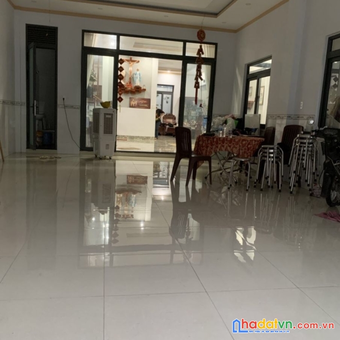 Bán nhà 1 trệt 1 lầu ngang 7m đường xe hơi gần bệnh viện đồng nai