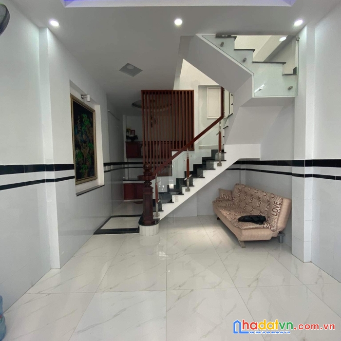 Hiếm nhà 2,5 tỷ thống nhất, 36m2 hẻm xe hơi, ở ngay