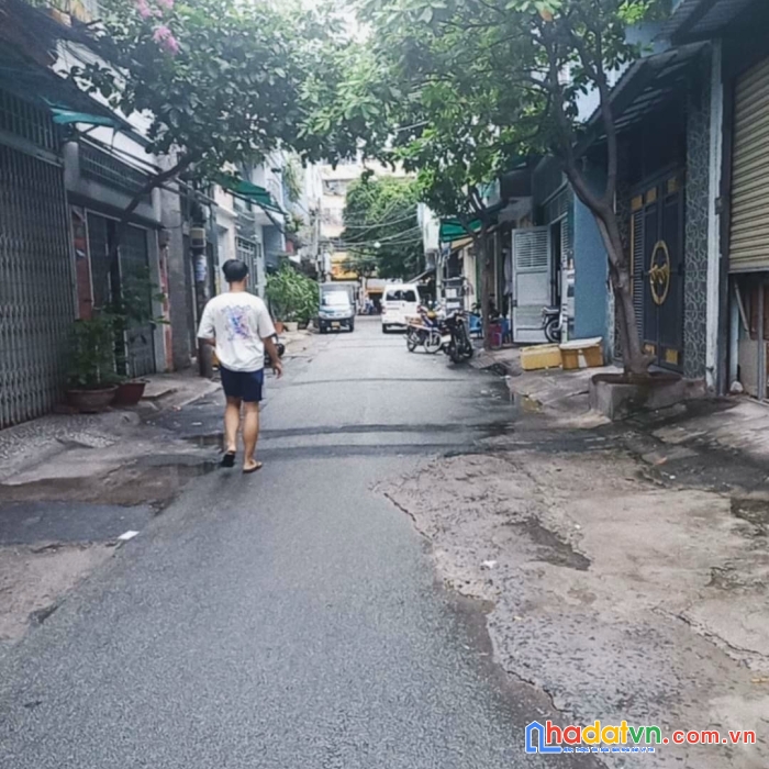 P.10 tân bình - nhà mặt tiền - 12.9 tỷ -  4 tầng đúc kiên cố - xây mới 2022 - đường lớn 2 làn xe