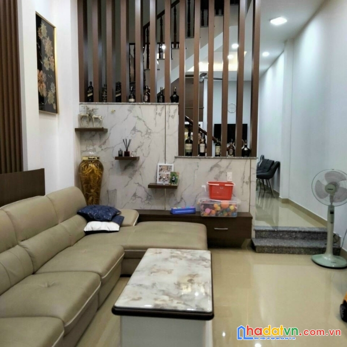 Bán gấp 80m2  phạm văn bạch hẻm xe tải chỉ 7 tỷ btct 3 tầng