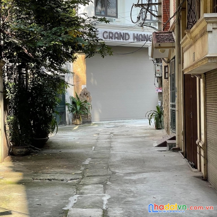 Hoàng quốc việt 44m2x4t – 20m ra oto tránh đỗ – trước nhà 3m – 4,8 tỷ