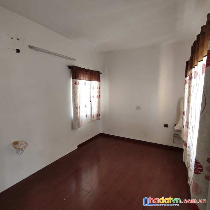 Chính chủ bán căn hộ bùi minh trực dt 48m2, phường 6 , quận 8
