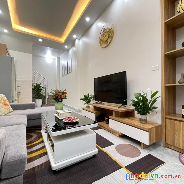 Quà tặng con đỗ đại học, chỉ xách vali về ở luôn 5 tầng, 2.9 tỏi