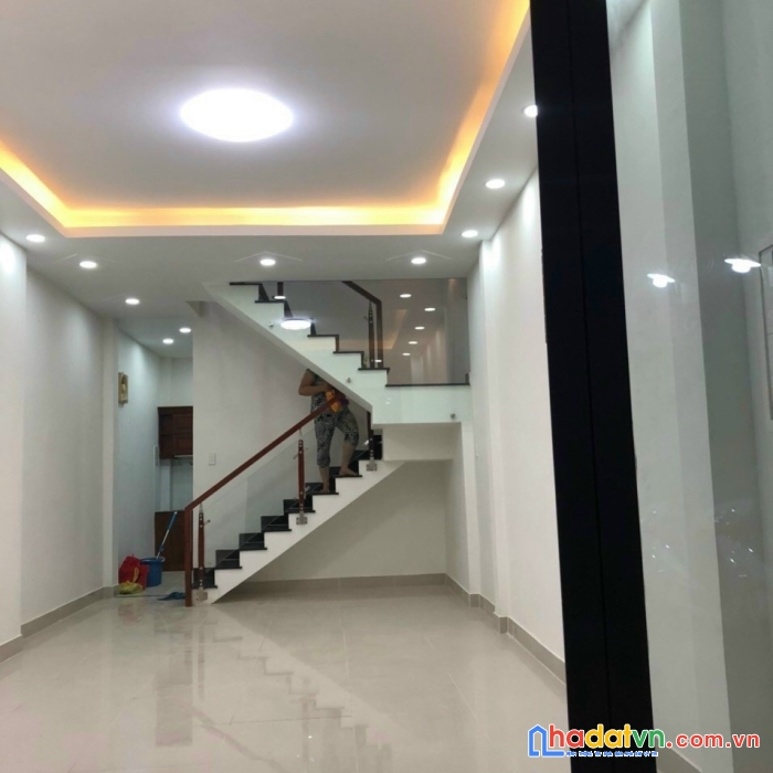 Nhà đẹp, phan bội châu, 4 x 12m, 2 lầu, giá 6.2 tỷ, bình thạnh