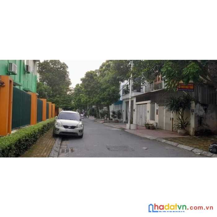Bán nhà liền kề  văn khê , 4 tầng , 83m2, 3 ô tô tránh, kinh doanh tốt, giá  11.75  tỷ