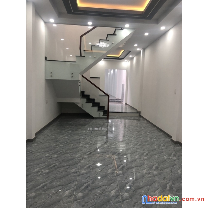 Bán nhà tặng nhà xưởng, 190m2, đông hưng thuận 18, quận 12, chỉ 5tỷ2