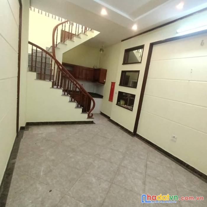 Bán đất tặng nhà đẹp giải phóng - pháp vân, gần đường lớn đi lại thuận tiện
