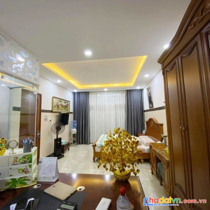 Bán gấp hxt đồng xoài 4 tầng btct chỉ 9 tỷ 5 tl