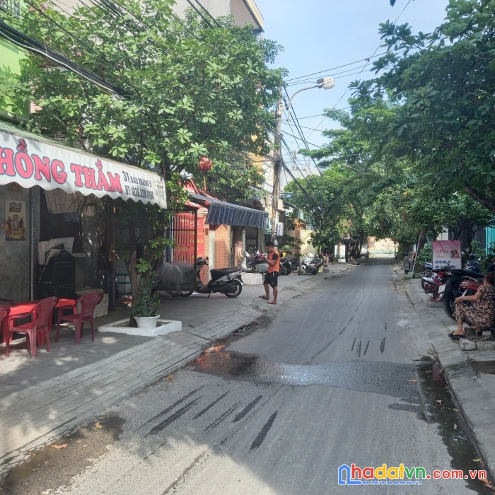 Nhà gác lửng, dt lớn gần cầu vượt ngã 3 huế giá 1ty990