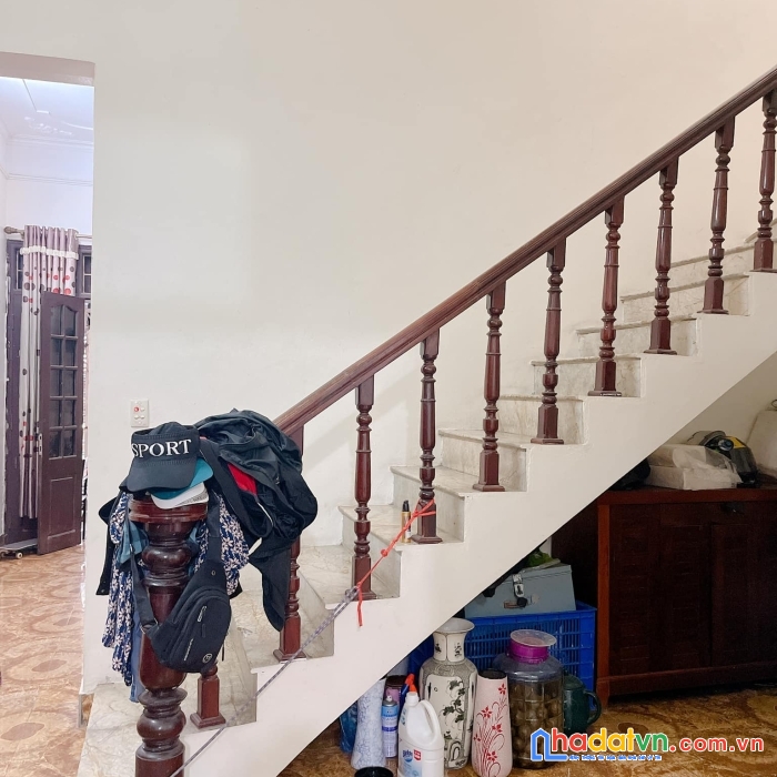 Bán đất tặng nhà phố nguyễn văn cừ, long biên, nhà 4 tầng, dt 60m2, mt 4 m,