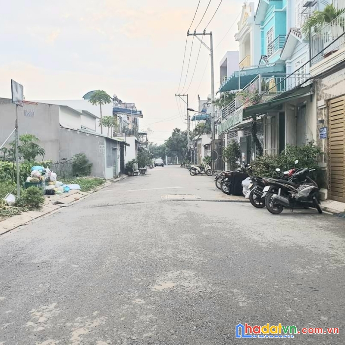 Bán gấp nhà đẹp 3 tầng, hương lộ 80, ngang 5 x16m, bình tân, chỉ 6 tỷ