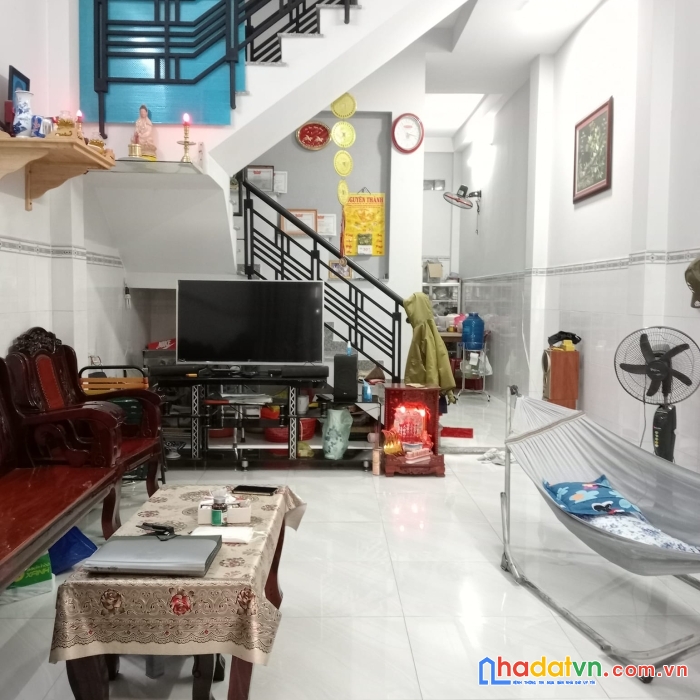 Nhà 2mt xe tải tránh khu biệt thự làng hoa p9 gv,  kinh doanh thoải mái 5 tấm 80m2 view công viên