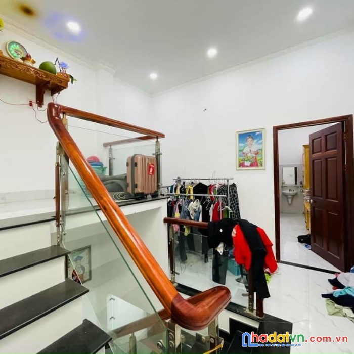 Nhà đẹp, hẻm 4m huỳnh văn bánh, 2 lầu btct, 8.8 tỷ, phú nhuận