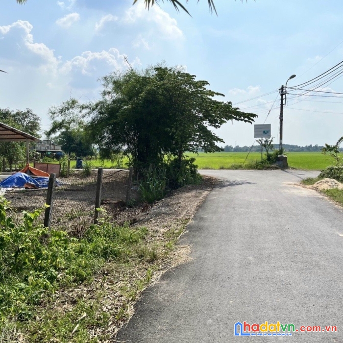 Chủ gởi lô full thổ cư 97m2 ngay trục đường tl7, trong kdc số 1 trung lập thượng - củ chi, giá
