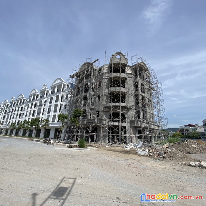 Bán cắt lỗ căn góc shophouse view biển dự án green dragon city ttp cẩm phả