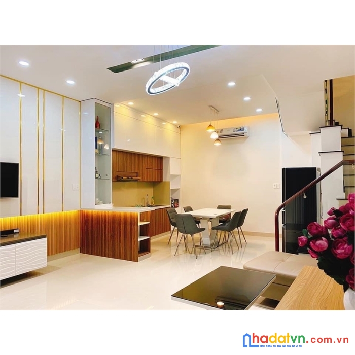 Nhà sát mặt tiền đồng nai, quận 10, ngang 6m, 5 tầng, thu nhập 40 triệu/tháng,  nhỉnh 8 tỷ