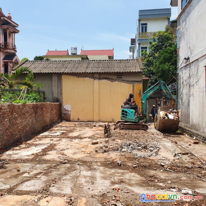 Bán 80m2 đất cự khối, 4 tỷ, chia 2 lô không mất ngõ