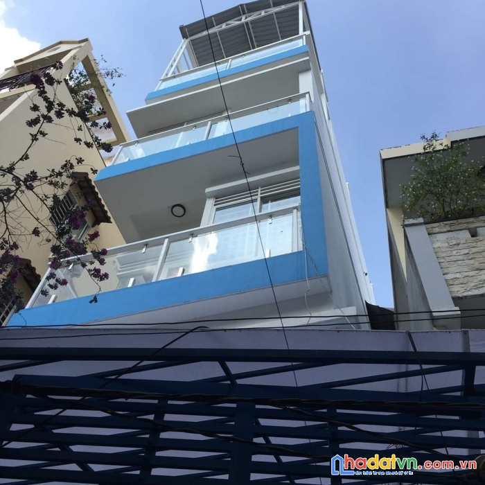 Bán nhà đẹp dt 224 ngang 5 x 12 m có 89 triệu/m2 quận 4