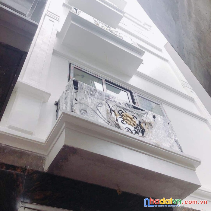 Chỉ 3.2 tỷ có ngay nhà bát khối 38mx5t ôtô đỗ cổng