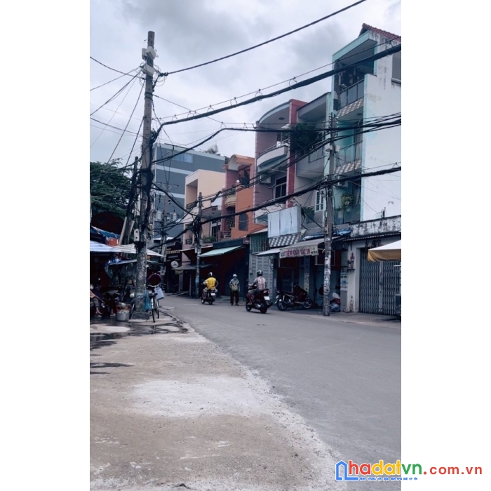 Bán nhà mt nguyễn du chợ gv 52m2 ngang 5.5 hiếm, đang cho thuê 20tr/tháng giá bán 10 tỷ